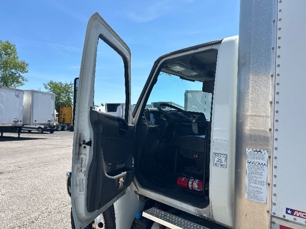 Medium Duty Box Truck-Light and Medium Duty Trucks-International-2020-MV607-Middlefield-OH-263,649\n\t\tmiles-$ 29,500 - Image 16