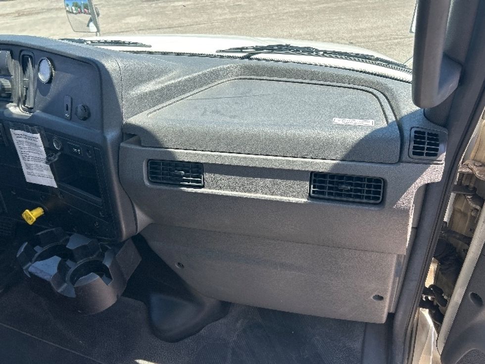 Medium Duty Box Truck-Light and Medium Duty Trucks-International-2020-MV607-Middlefield-OH-263,649\n\t\tmiles-$ 29,500 - Image 20