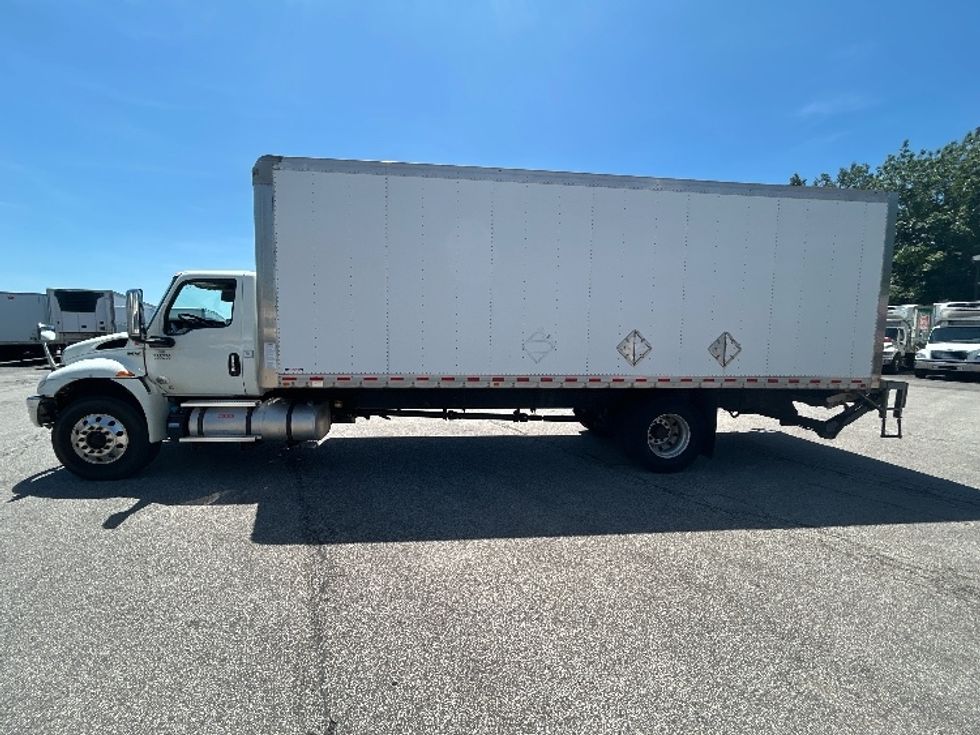 Medium Duty Box Truck-Light and Medium Duty Trucks-International-2020-MV607-Middlefield-OH-263,649\n\t\tmiles-$ 29,500 - Image 4