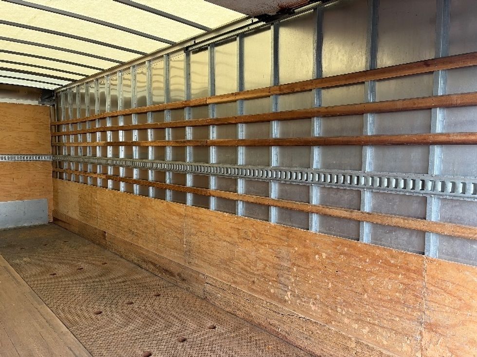 Medium Duty Box Truck-Light and Medium Duty Trucks-International-2020-MV607-Middlefield-OH-269,118\n\t\tmiles-$ 41,000 - Image 12