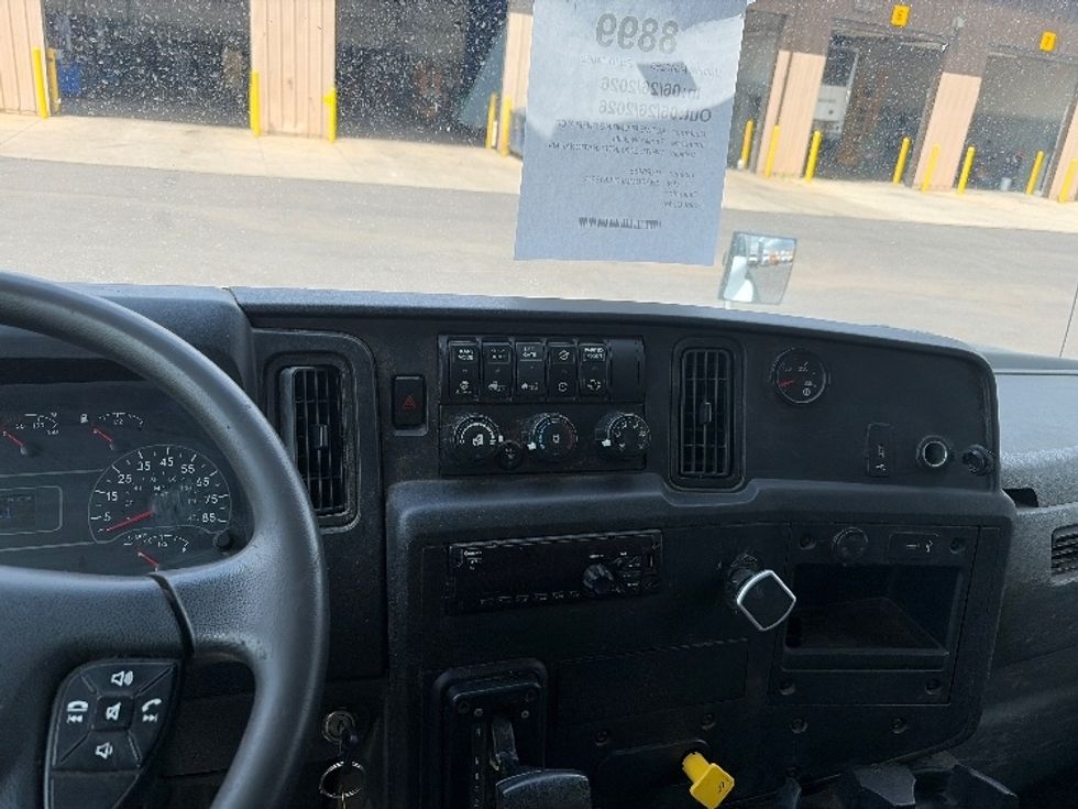 Medium Duty Box Truck-Light and Medium Duty Trucks-International-2020-MV607-Middlefield-OH-269,118\n\t\tmiles-$ 41,000 - Image 16