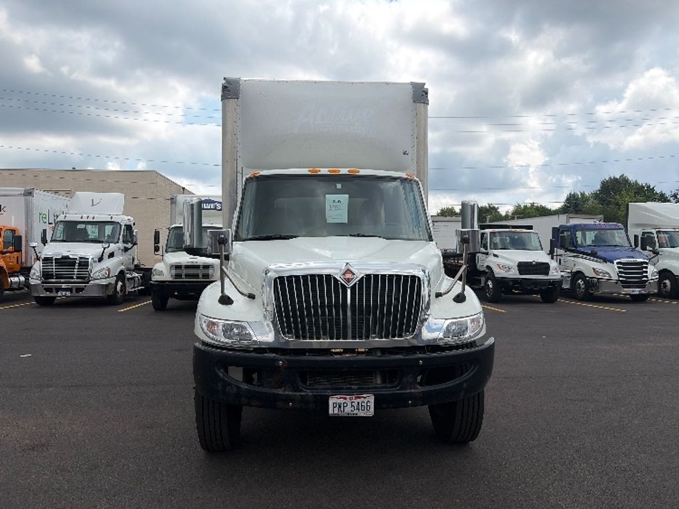 Medium Duty Box Truck-Light and Medium Duty Trucks-International-2020-MV607-Middlefield-OH-269,118\n\t\tmiles-$ 41,000 - Image 2