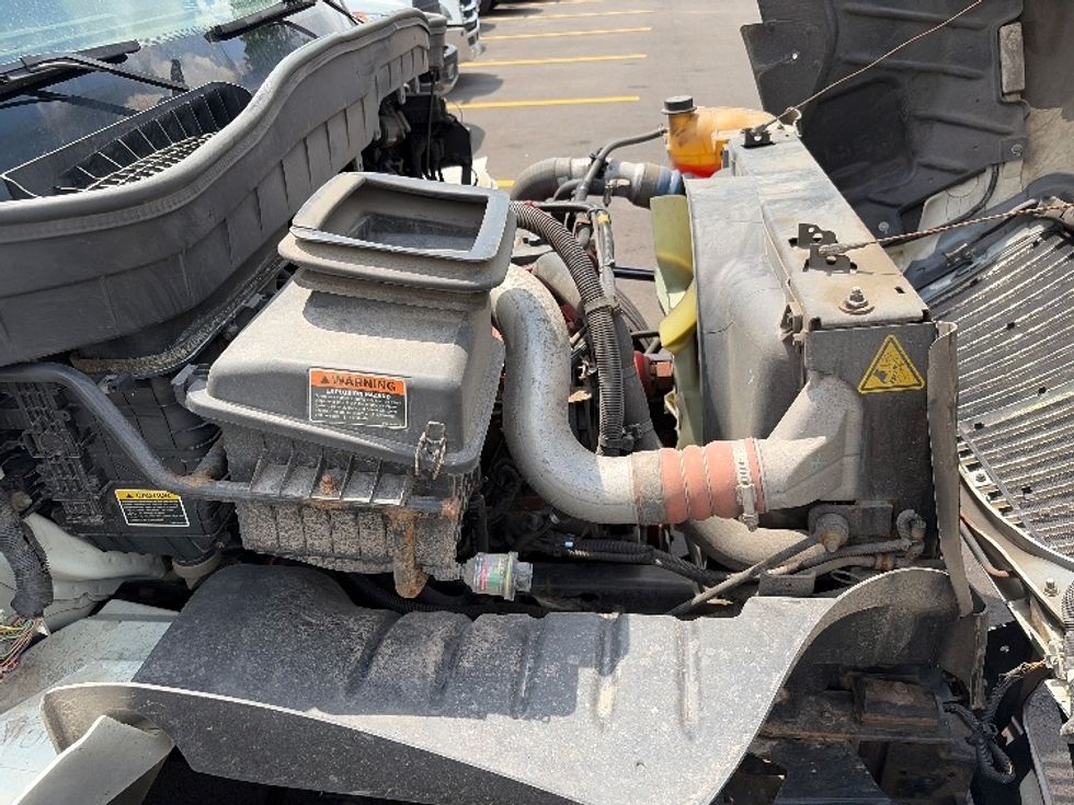 Medium Duty Box Truck-Light and Medium Duty Trucks-International-2020-MV607-Middlefield-OH-269,118\n\t\tmiles-$ 41,000 - Image 22