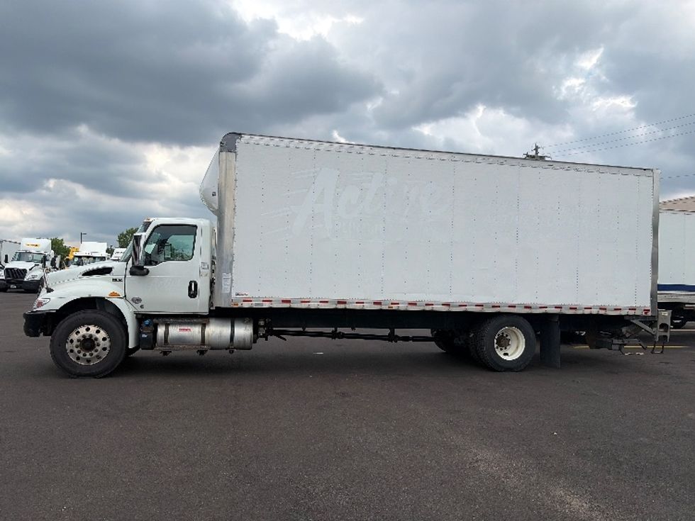 Medium Duty Box Truck-Light and Medium Duty Trucks-International-2020-MV607-Middlefield-OH-269,118\n\t\tmiles-$ 41,000 - Image 4