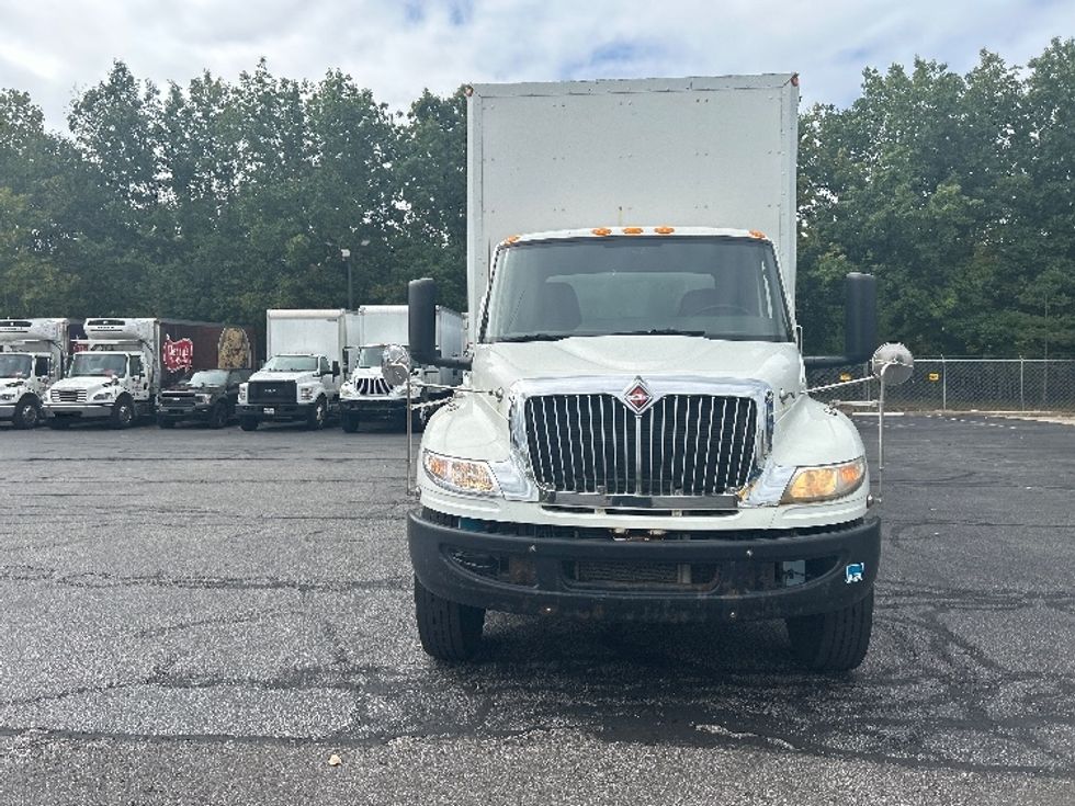 Medium Duty Box Truck-Light and Medium Duty Trucks-International-2020-MV607-Middlefield-OH-269,611\n\t\tmiles-$ 38,250 - Image 2