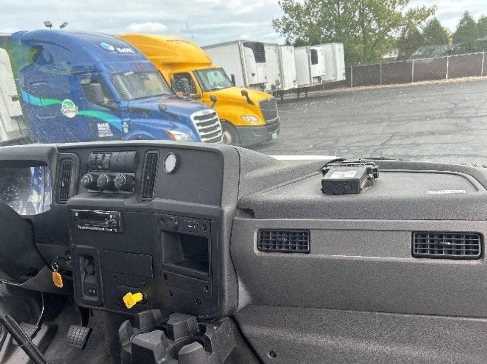 Medium Duty Box Truck-Light and Medium Duty Trucks-International-2020-MV607-Middlefield-OH-269,611\n\t\tmiles-$ 38,250 - Image 21