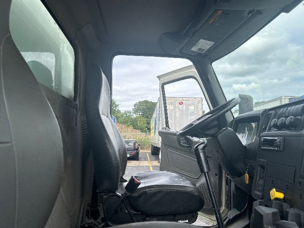 Medium Duty Box Truck-Light and Medium Duty Trucks-International-2020-MV607-Middlefield-OH-269,611\n\t\tmiles-$ 38,250 - Image 22