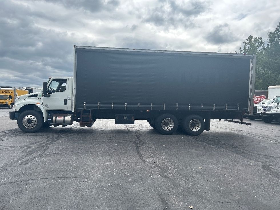 Medium Duty Box Truck-Light and Medium Duty Trucks-International-2020-MV607-Middlefield-OH-269,611\n\t\tmiles-$ 38,250 - Image 4