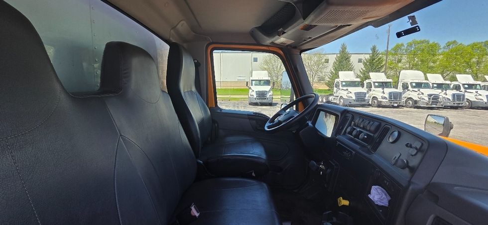 Medium Duty Box Truck-Light and Medium Duty Trucks-International-2020-MV607-Middlefield-OH-270,861\n\t\tmiles-$ 38,000 - Image 21