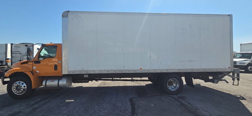 Medium Duty Box Truck-Light and Medium Duty Trucks-International-2020-MV607-Middlefield-OH-270,861\n\t\tmiles-$ 38,000 - Image 4