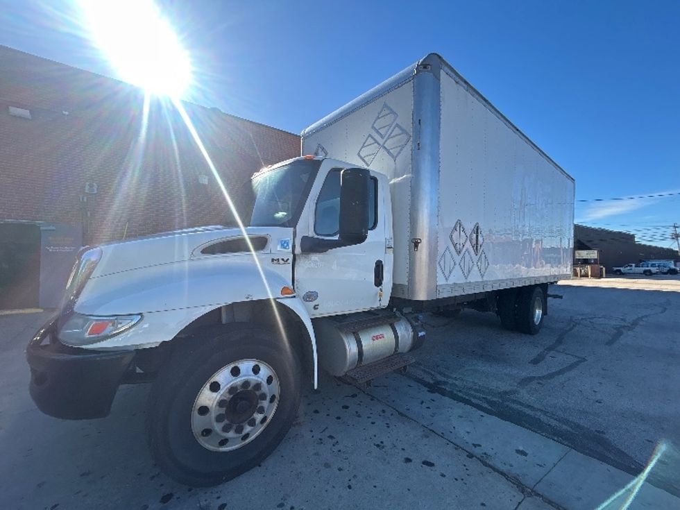 Medium Duty Box Truck-Light and Medium Duty Trucks-International-2020-MV607-Middlefield-OH-283,243\n\t\tmiles-$ 25,250 - Image 1