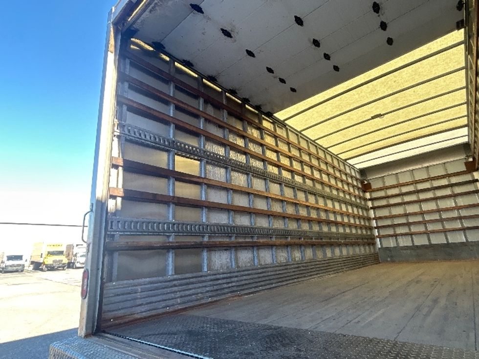 Medium Duty Box Truck-Light and Medium Duty Trucks-International-2020-MV607-Middlefield-OH-283,243\n\t\tmiles-$ 25,250 - Image 10