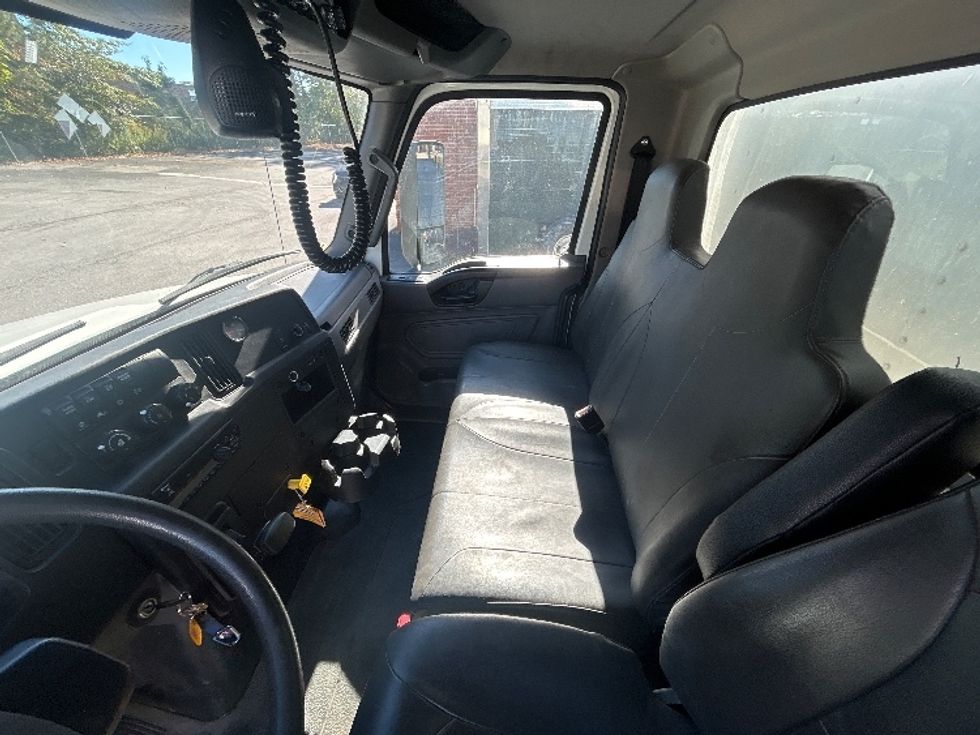 Medium Duty Box Truck-Light and Medium Duty Trucks-International-2020-MV607-Middlefield-OH-283,243\n\t\tmiles-$ 25,250 - Image 18
