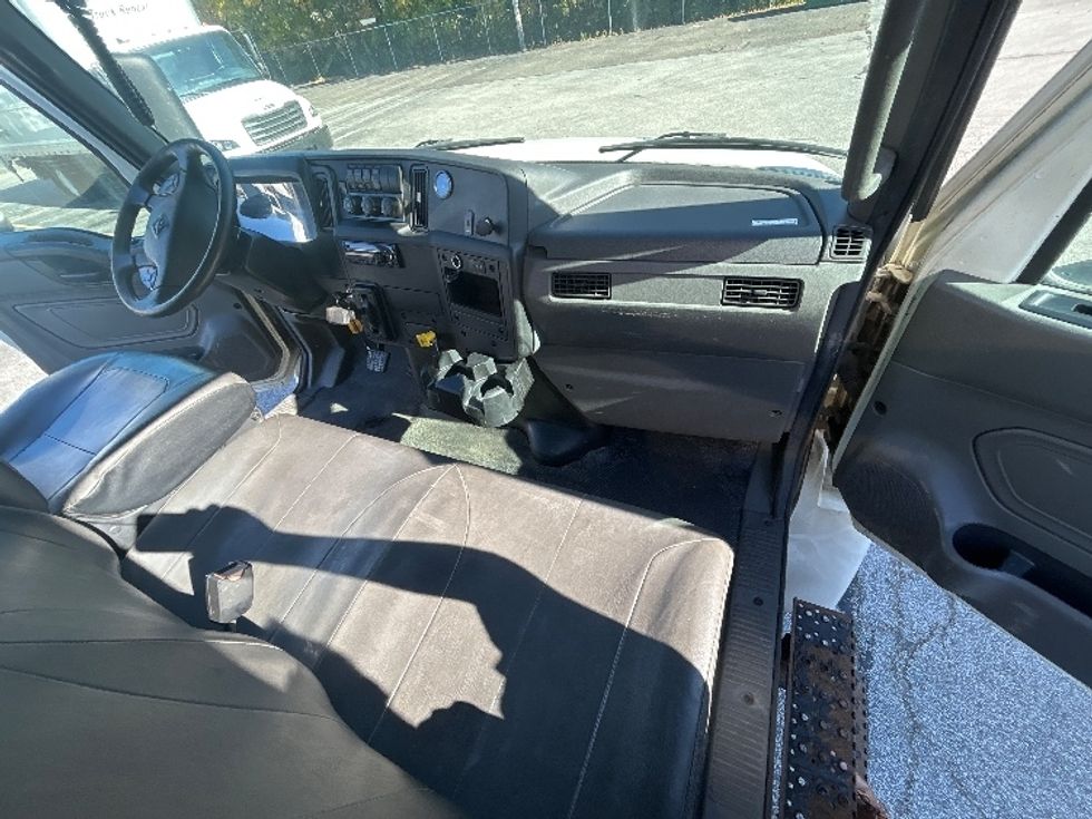 Medium Duty Box Truck-Light and Medium Duty Trucks-International-2020-MV607-Middlefield-OH-283,243\n\t\tmiles-$ 25,250 - Image 20