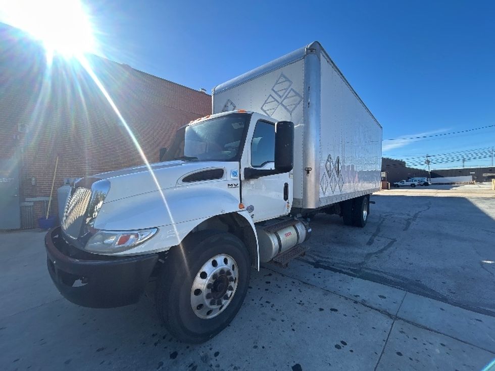 Medium Duty Box Truck-Light and Medium Duty Trucks-International-2020-MV607-Middlefield-OH-283,243\n\t\tmiles-$ 25,250 - Image 3