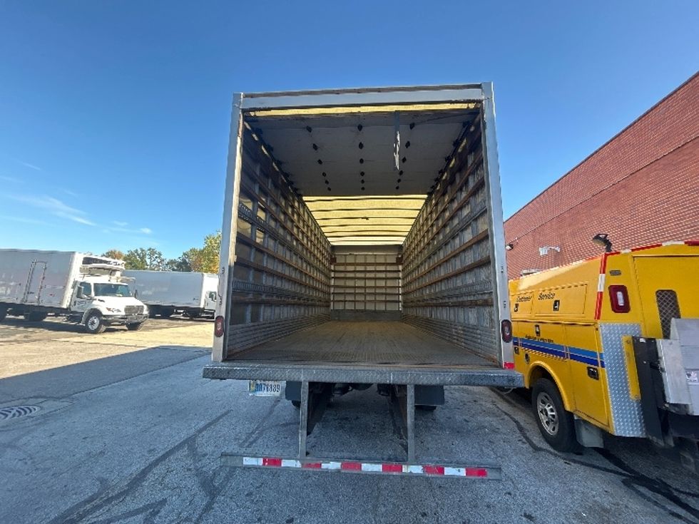 Medium Duty Box Truck-Light and Medium Duty Trucks-International-2020-MV607-Middlefield-OH-283,243\n\t\tmiles-$ 25,250 - Image 8