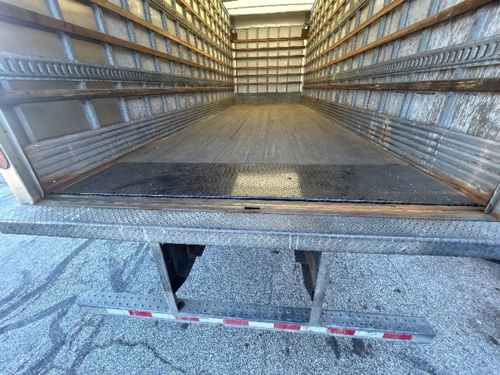 Medium Duty Box Truck-Light and Medium Duty Trucks-International-2020-MV607-Middlefield-OH-283,243\n\t\tmiles-$ 25,250 - Image 9