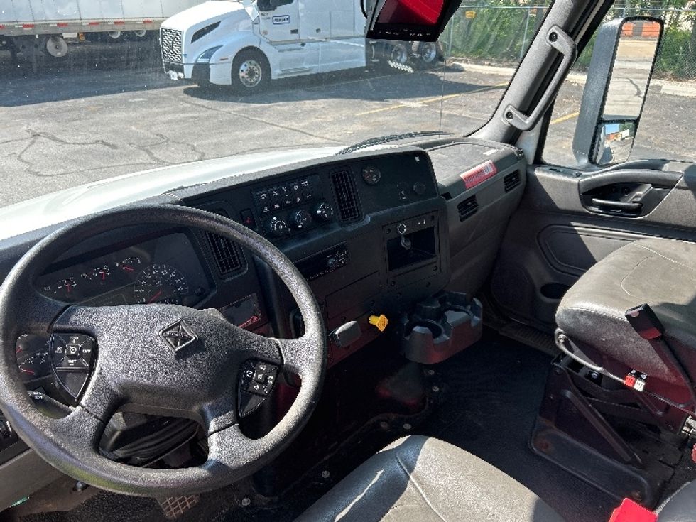 Medium Duty Box Truck-Light and Medium Duty Trucks-International-2020-MV607-Middlefield-OH-60,311\n\t\tmiles-$ 62,250 - Image 18