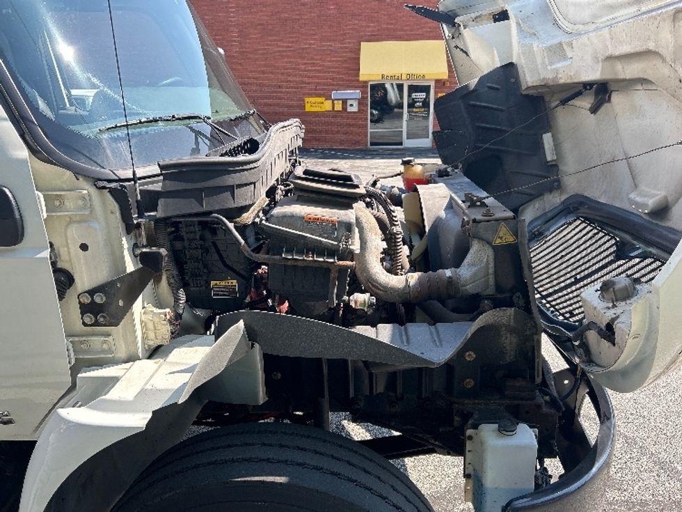 Medium Duty Box Truck-Light and Medium Duty Trucks-International-2020-MV607-Middlefield-OH-60,311\n\t\tmiles-$ 62,250 - Image 23