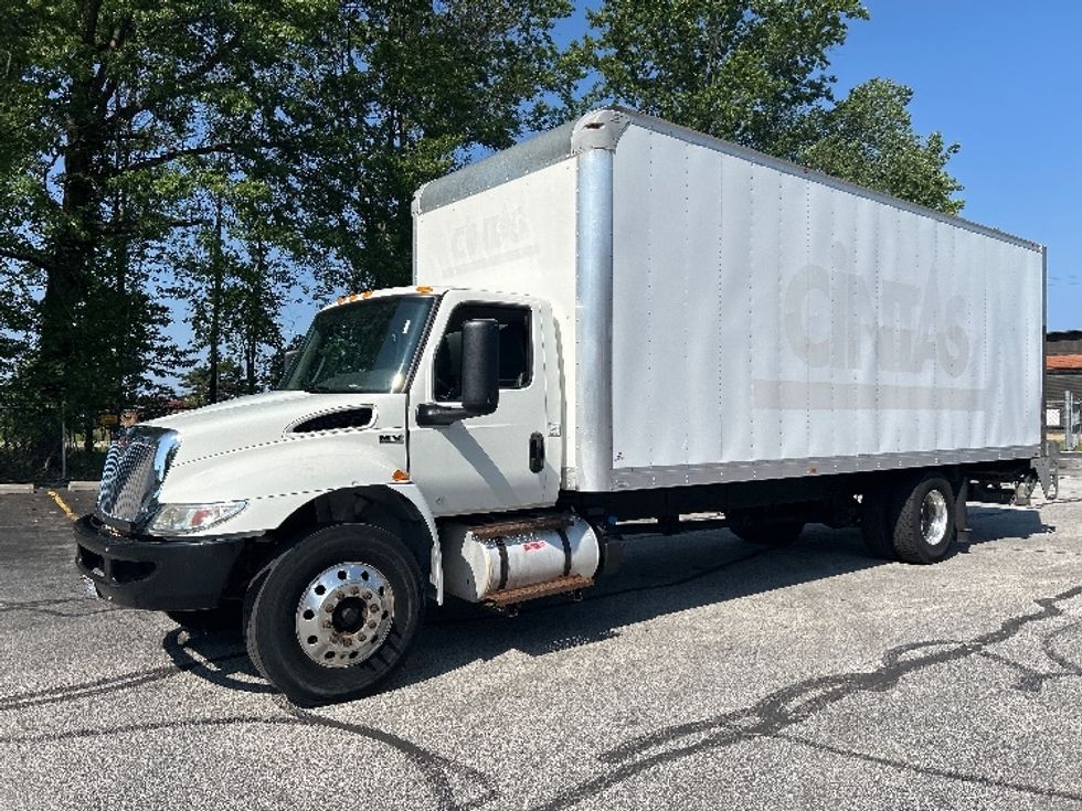 Medium Duty Box Truck-Light and Medium Duty Trucks-International-2020-MV607-Middlefield-OH-60,311\n\t\tmiles-$ 62,250 - Image 25