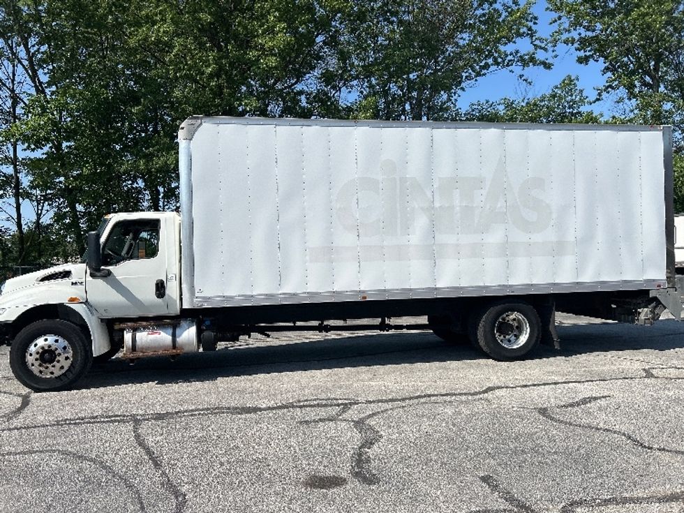 Medium Duty Box Truck-Light and Medium Duty Trucks-International-2020-MV607-Middlefield-OH-60,311\n\t\tmiles-$ 62,250 - Image 26