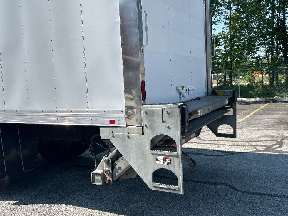 Medium Duty Box Truck-Light and Medium Duty Trucks-International-2020-MV607-Middlefield-OH-60,311\n\t\tmiles-$ 62,250 - Image 28