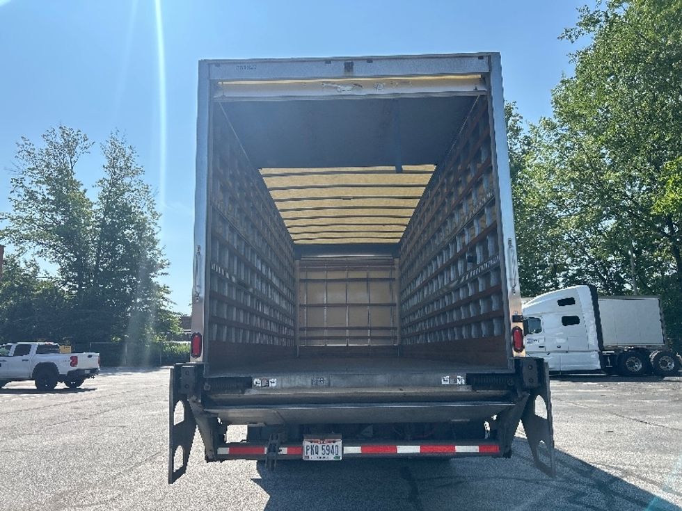 Medium Duty Box Truck-Light and Medium Duty Trucks-International-2020-MV607-Middlefield-OH-60,311\n\t\tmiles-$ 62,250 - Image 8
