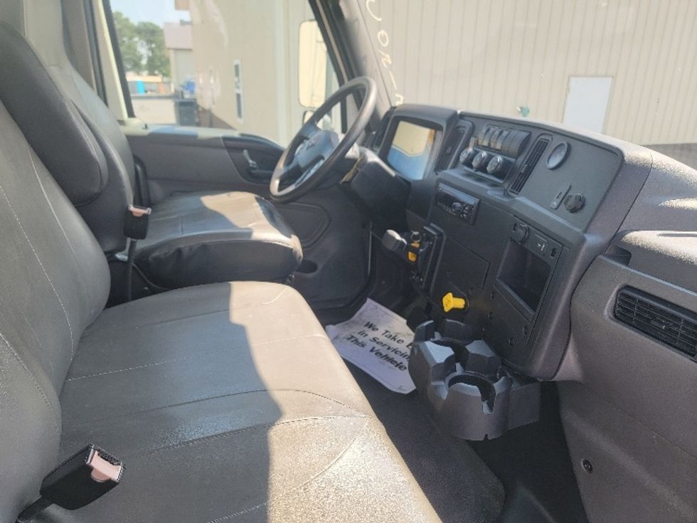 Medium Duty Box Truck-Light and Medium Duty Trucks-International-2020-MV607-Milford-DE-176,143\n\t\tmiles-$ 48,250 - Image 22