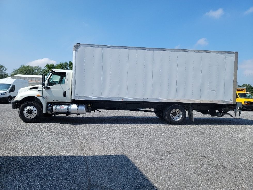 Medium Duty Box Truck-Light and Medium Duty Trucks-International-2020-MV607-Milford-DE-176,143\n\t\tmiles-$ 48,250 - Image 4