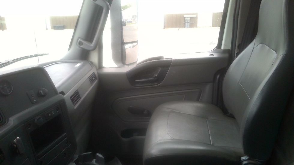 Medium Duty Box Truck-Light and Medium Duty Trucks-International-2020-MV607-Milford-DE-231,012\n\t\tmiles-$ 43,000 - Image 19