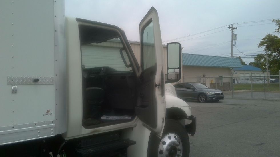 Medium Duty Box Truck-Light and Medium Duty Trucks-International-2020-MV607-Milford-DE-231,012\n\t\tmiles-$ 43,000 - Image 20