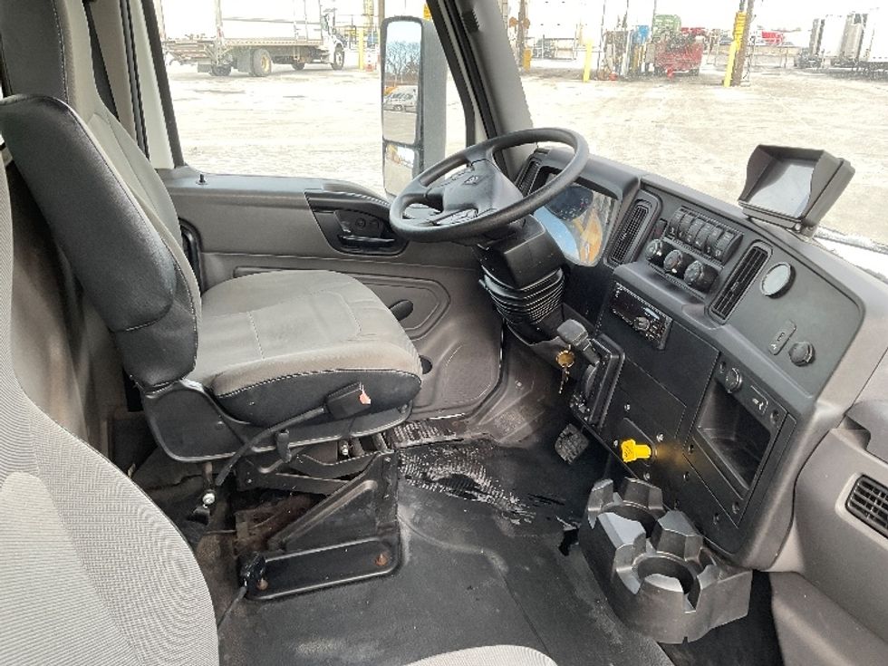 Medium Duty Box Truck-Light and Medium Duty Trucks-International-2020-MV607-Milwaukee-WI-104,917\n\t\tmiles-$ 58,500 - Image 22