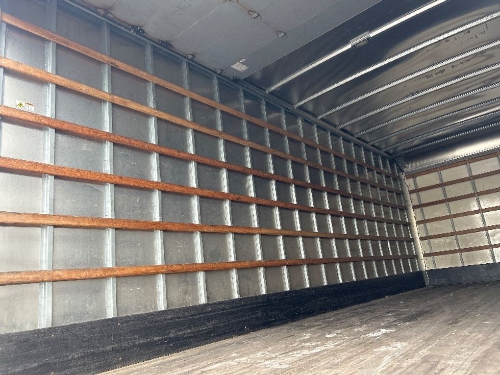 Medium Duty Box Truck-Light and Medium Duty Trucks-International-2020-MV607-Milwaukee-WI-121,291\n\t\tmiles-$ 63,000 - Image 10