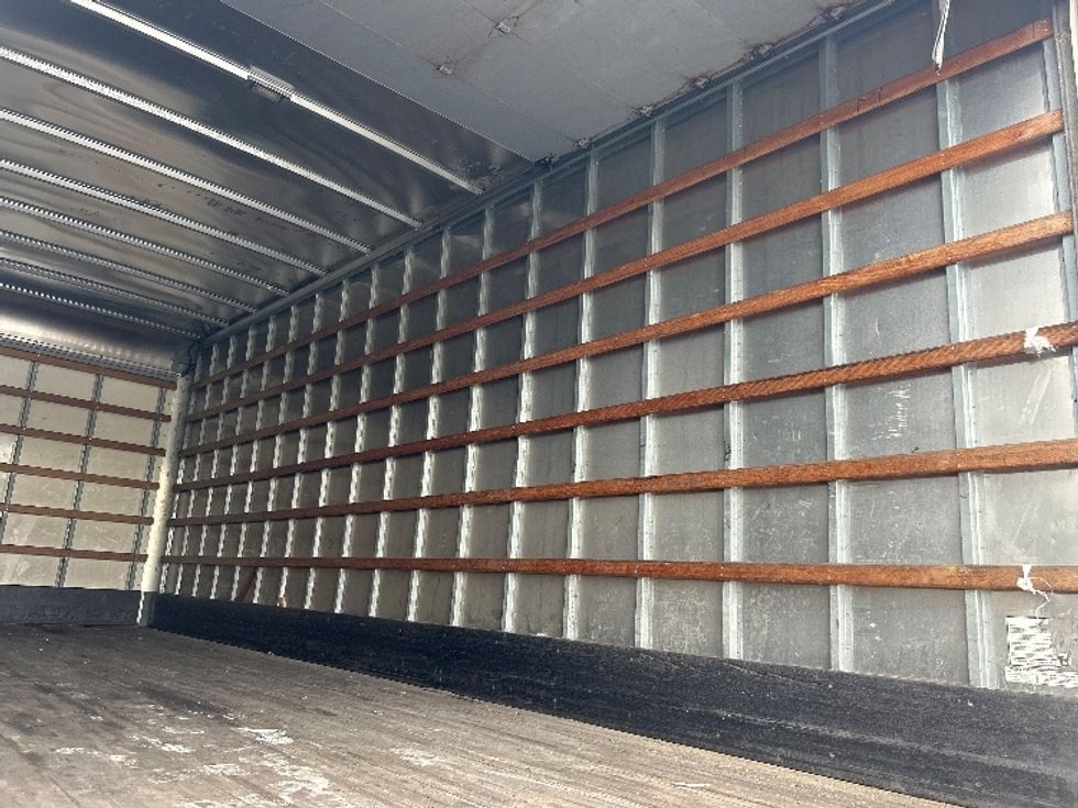 Medium Duty Box Truck-Light and Medium Duty Trucks-International-2020-MV607-Milwaukee-WI-121,291\n\t\tmiles-$ 63,000 - Image 11