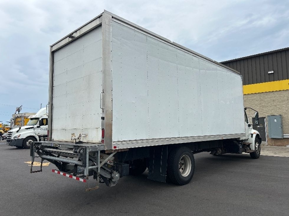 Medium Duty Box Truck-Light and Medium Duty Trucks-International-2020-MV607-Milwaukee-WI-121,291\n\t\tmiles-$ 63,000 - Image 12