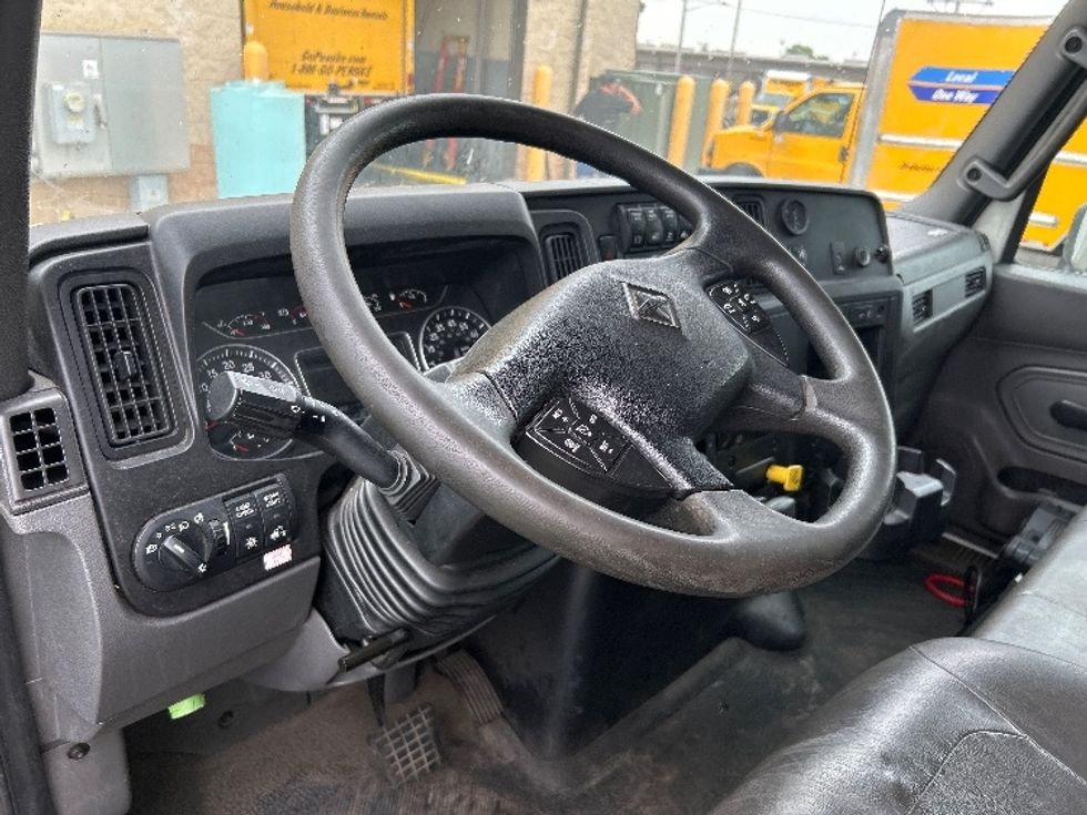 Medium Duty Box Truck-Light and Medium Duty Trucks-International-2020-MV607-Milwaukee-WI-121,291\n\t\tmiles-$ 63,000 - Image 16