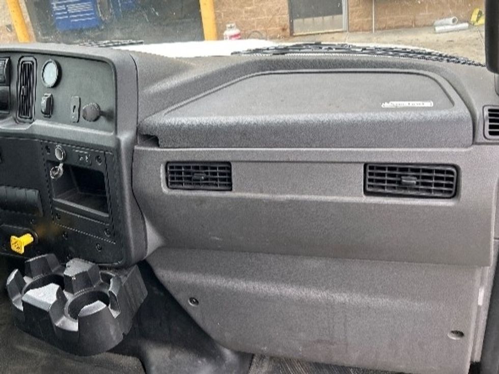 Medium Duty Box Truck-Light and Medium Duty Trucks-International-2020-MV607-Milwaukee-WI-121,291\n\t\tmiles-$ 63,000 - Image 20