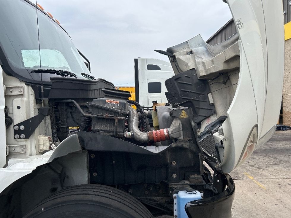 Medium Duty Box Truck-Light and Medium Duty Trucks-International-2020-MV607-Milwaukee-WI-121,291\n\t\tmiles-$ 63,000 - Image 22