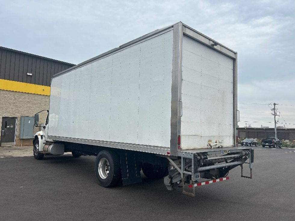 Medium Duty Box Truck-Light and Medium Duty Trucks-International-2020-MV607-Milwaukee-WI-121,291\n\t\tmiles-$ 63,000 - Image 6