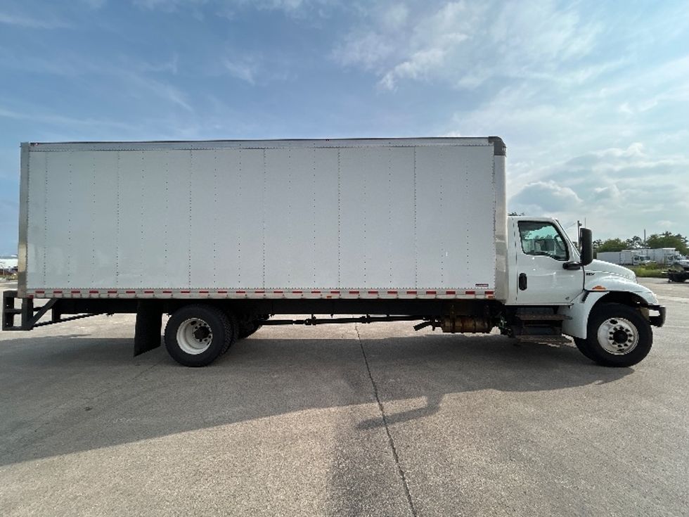 Medium Duty Box Truck-Light and Medium Duty Trucks-International-2020-MV607-Milwaukee-WI-230,858\n\t\tmiles-$ 37,750 - Image 15