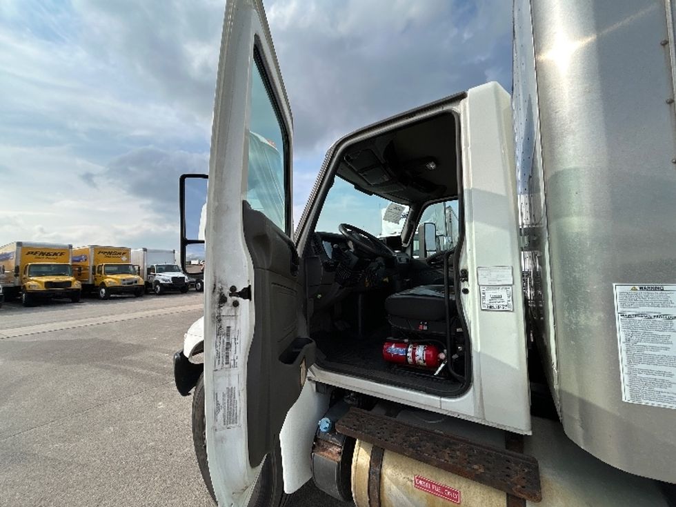Medium Duty Box Truck-Light and Medium Duty Trucks-International-2020-MV607-Milwaukee-WI-230,858\n\t\tmiles-$ 37,750 - Image 16
