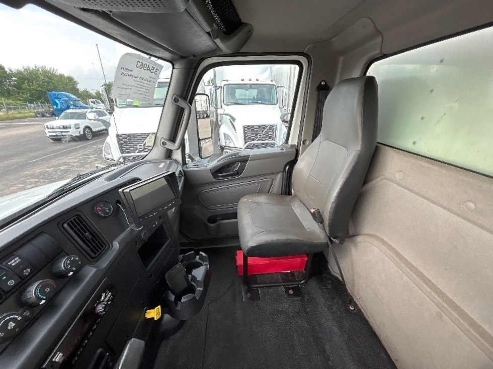 Medium Duty Box Truck-Light and Medium Duty Trucks-International-2020-MV607-Milwaukee-WI-230,858\n\t\tmiles-$ 37,750 - Image 19