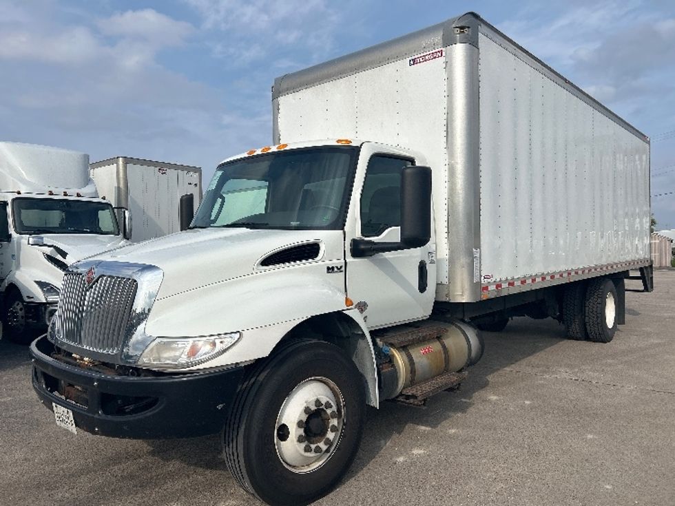 Medium Duty Box Truck-Light and Medium Duty Trucks-International-2020-MV607-Milwaukee-WI-230,858\n\t\tmiles-$ 37,750 - Image 3