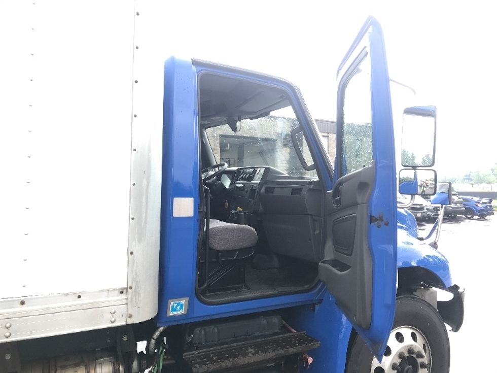 Medium Duty Box Truck-Light and Medium Duty Trucks-International-2020-MV607-Milwaukee-WI-255,868\n\t\tmiles-$ 27,000 - Image 20