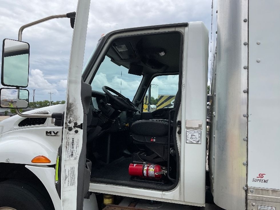 Medium Duty Box Truck-Light and Medium Duty Trucks-International-2020-MV607-Milwaukee-WI-307,330\n\t\tmiles-$ 21,750 - Image 15