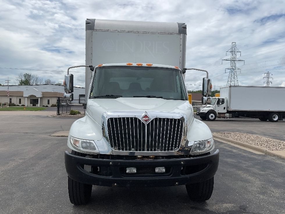 Medium Duty Box Truck-Light and Medium Duty Trucks-International-2020-MV607-Milwaukee-WI-307,330\n\t\tmiles-$ 21,750 - Image 2