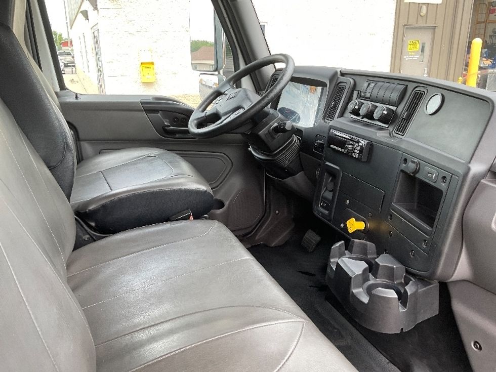 Medium Duty Box Truck-Light and Medium Duty Trucks-International-2020-MV607-Milwaukee-WI-307,330\n\t\tmiles-$ 21,750 - Image 20