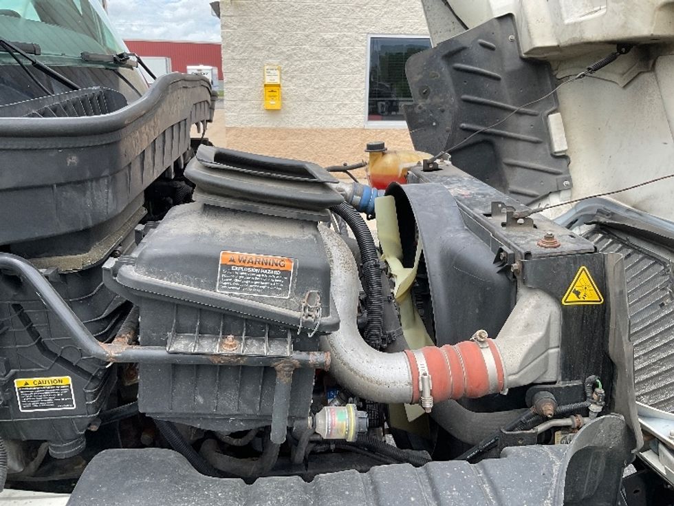 Medium Duty Box Truck-Light and Medium Duty Trucks-International-2020-MV607-Milwaukee-WI-307,330\n\t\tmiles-$ 21,750 - Image 21