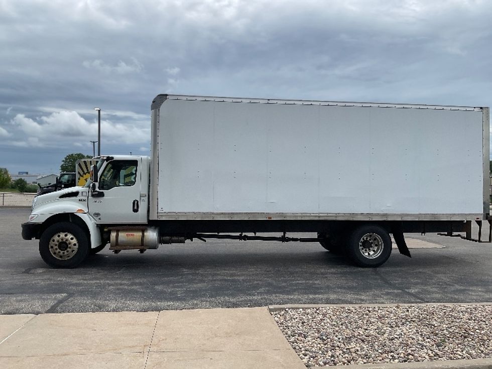 Medium Duty Box Truck-Light and Medium Duty Trucks-International-2020-MV607-Milwaukee-WI-307,330\n\t\tmiles-$ 21,750 - Image 4
