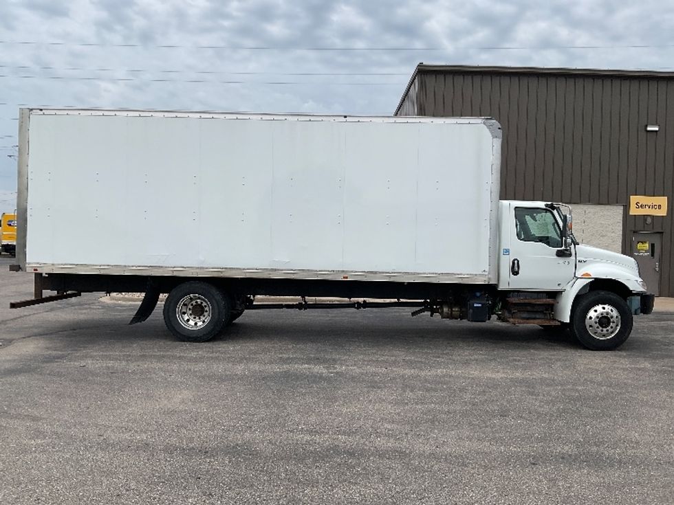 Medium Duty Box Truck-Light and Medium Duty Trucks-International-2020-MV607-Milwaukee-WI-329,935\n\t\tmiles-$ 21,750 - Image 14